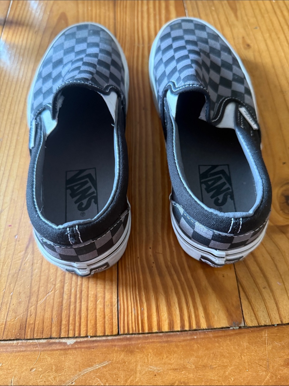 Women’s 6.5 Men’s 5 Vans Checkerboard Slip-On in Black and Gray - Picture 3 of 6